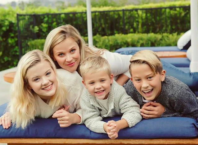 reese-witherspoons-daughter-is-her-clone-1.jpg