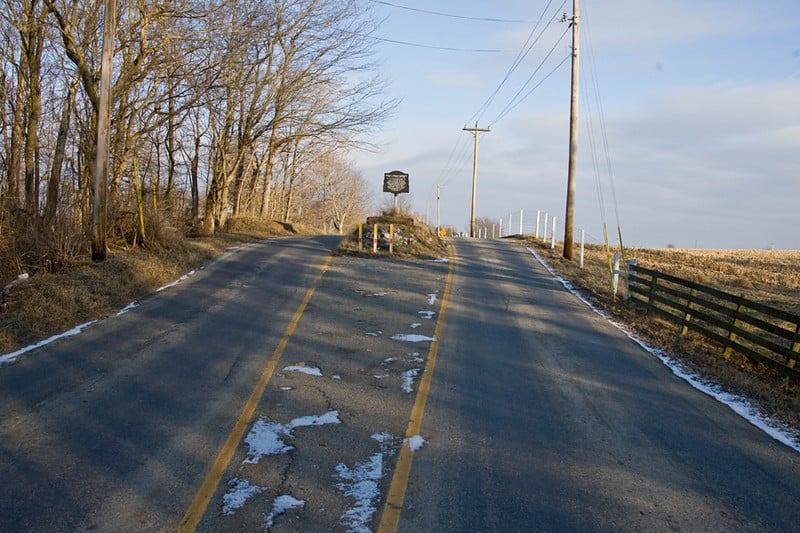 road-grave-5.jpg road-grave-5.jpg