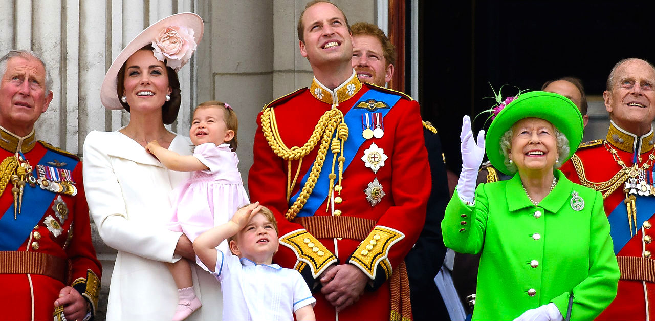 royal family signature poses