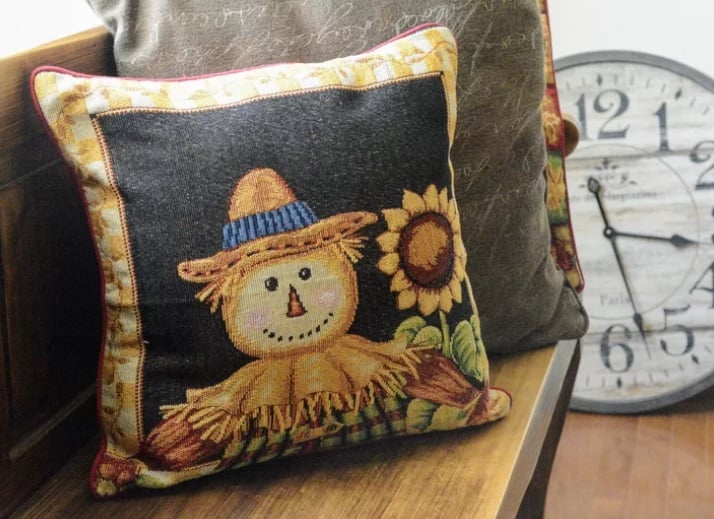 scarecrow-throw-pillow.jpg