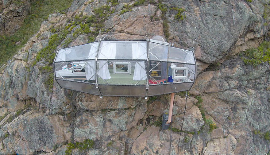 scary-see-through-suspended-pod-hotel-peru-sacred-valley-21.jpg