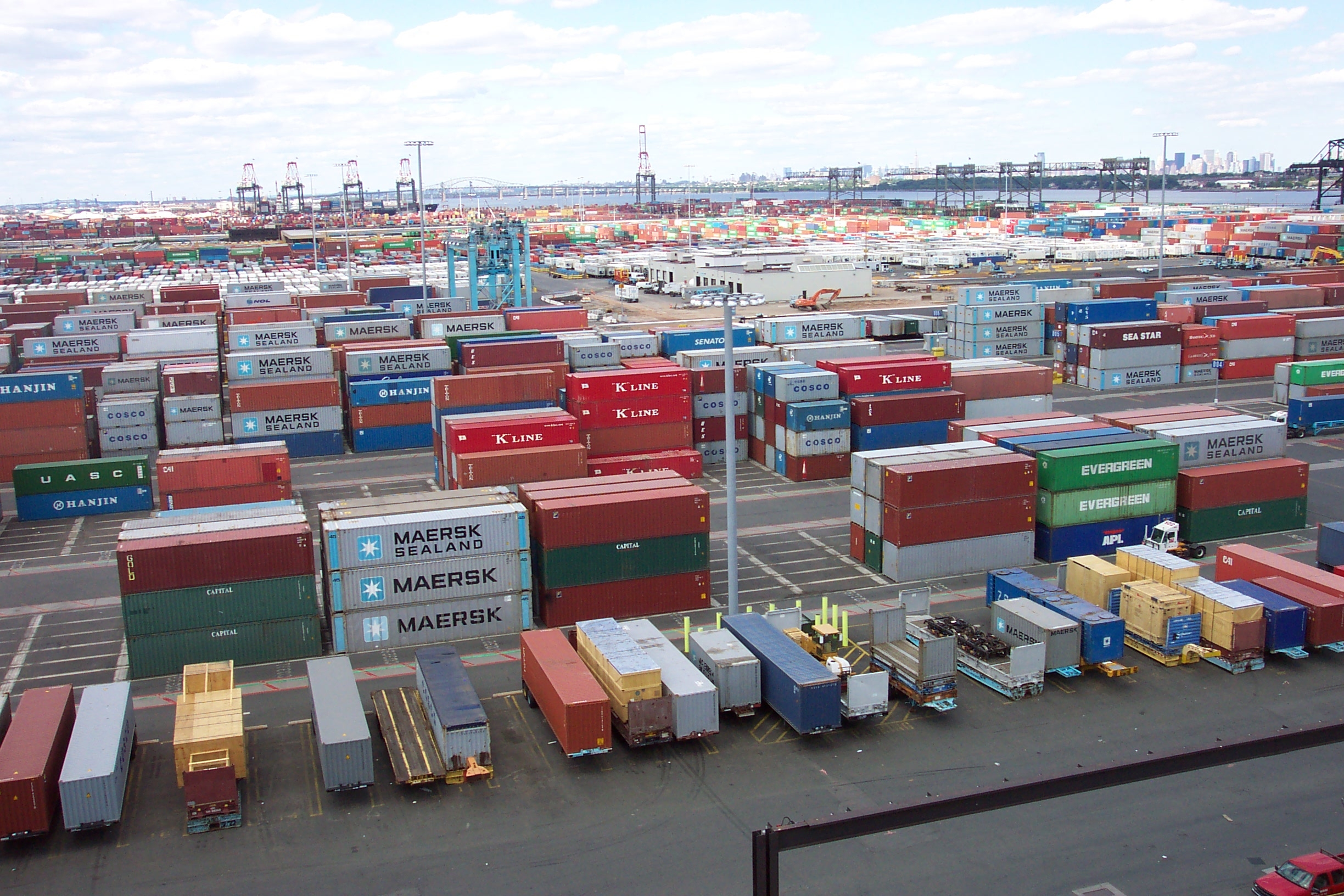 shipping_containers_at_port_elizabeth_new_jersey.jpg