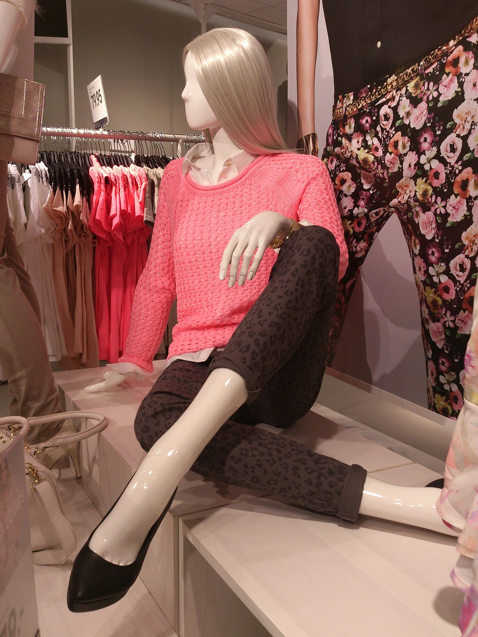 shop-79475_1280.jpg