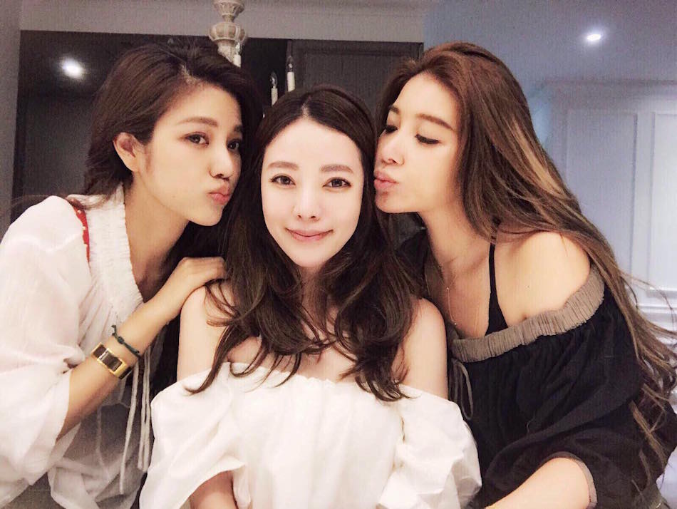 sisters-5.jpg