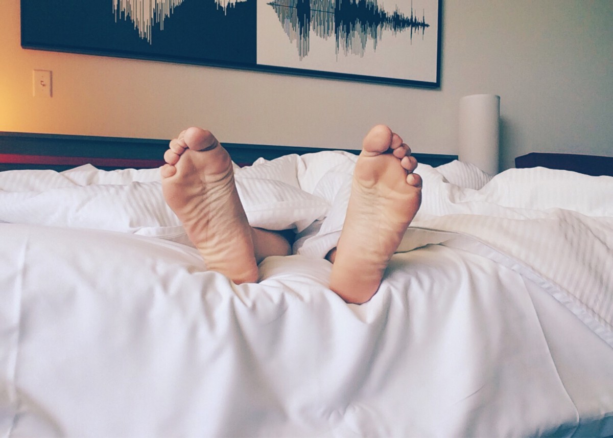 sleep_dream_feet_rest_nap_bedroom_comfortable-618424.jpg