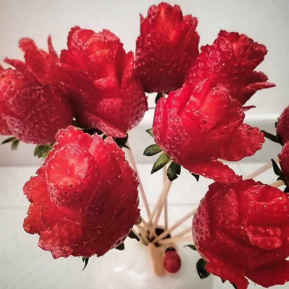 strawberry-roses.jpg