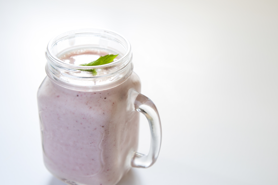 sweet-healthy-beverage-mason-jar-weight-loss-cold-drinks-fruit-smoothie-strawberry-shake_t20_LQJy47.jpg