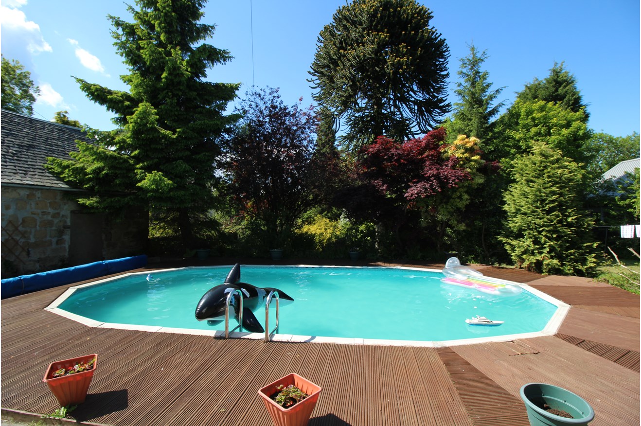 swimmingpool.jpg
