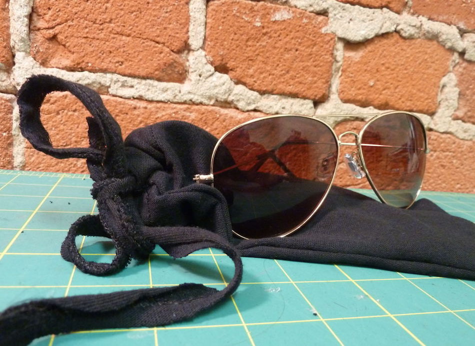 t-shirt-sunglasses-case.jpg