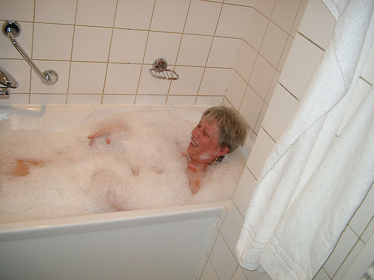 taking-a-hot-bath-3.jpg