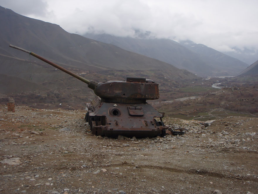 tanks-taken-over-by-nature-48__880.jpg
