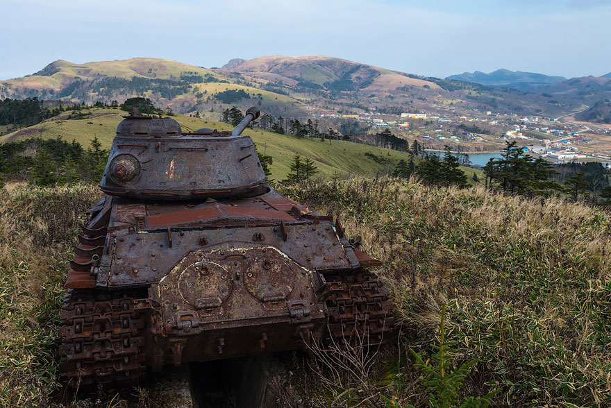 tanks-taken-over-by-nature-54__880.jpg