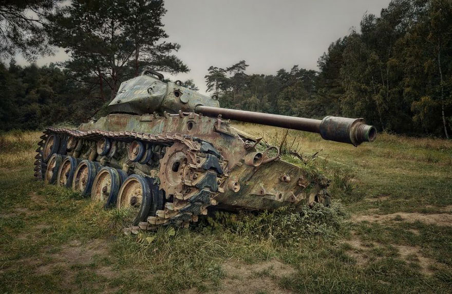 tanks-taken-over-by-nature-62__880.jpg