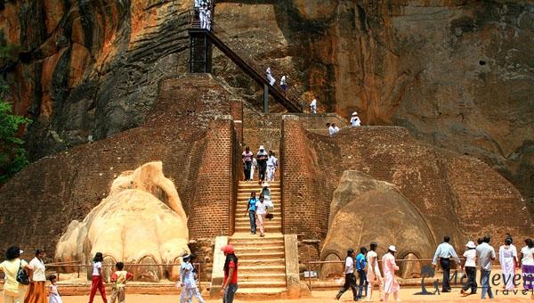 the-lion-gate-and-final-climbing-stretch_1692.jpg