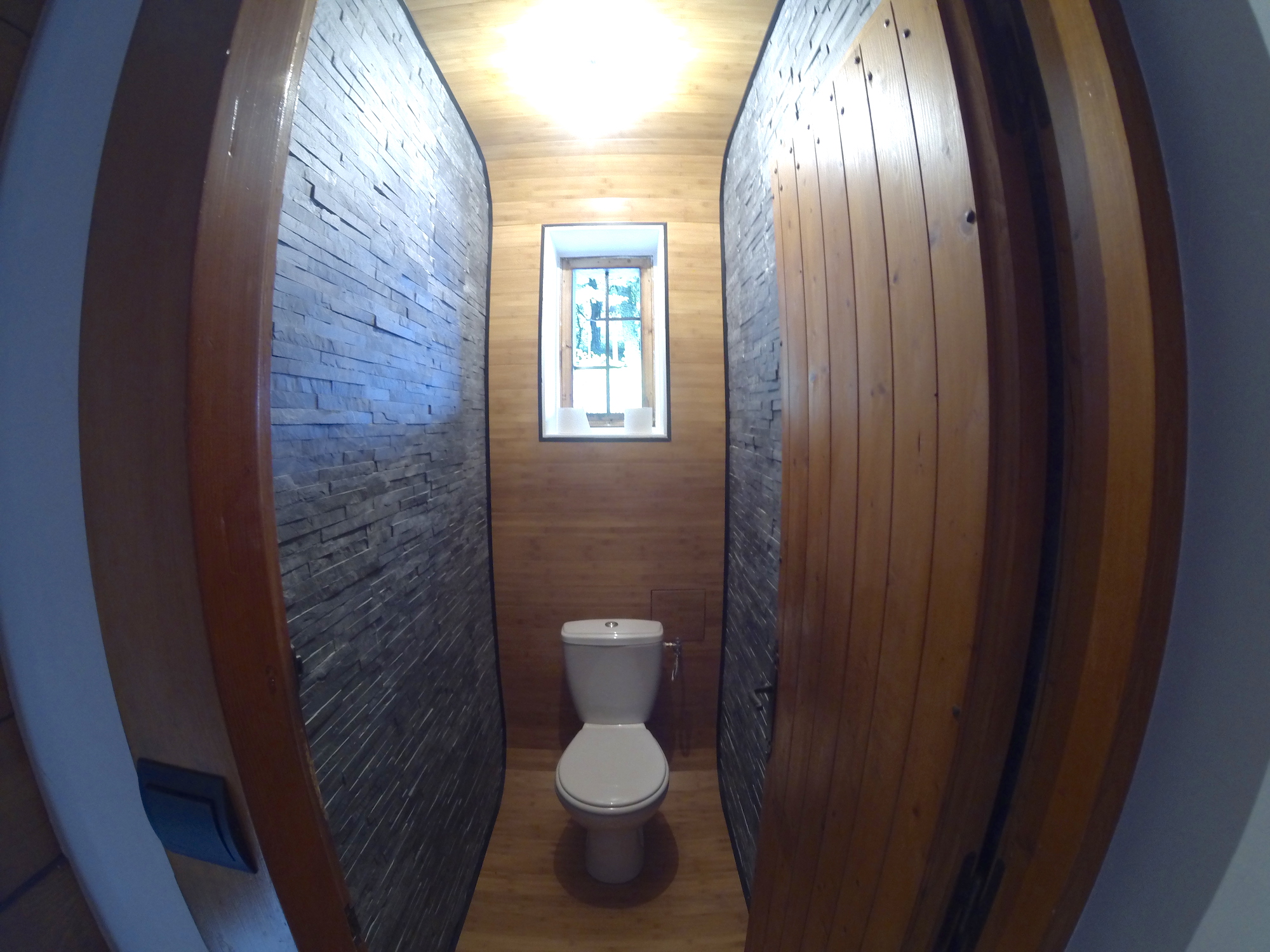 tinybathroom_a.jpg