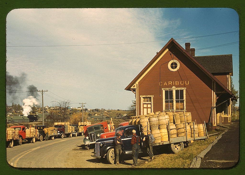 trucks-outside-of-a-starch-factory-in-caribou-aroostook-county-maine-in-late-1940-there-were-almost-50-trucks-in-the-line-so.jpg