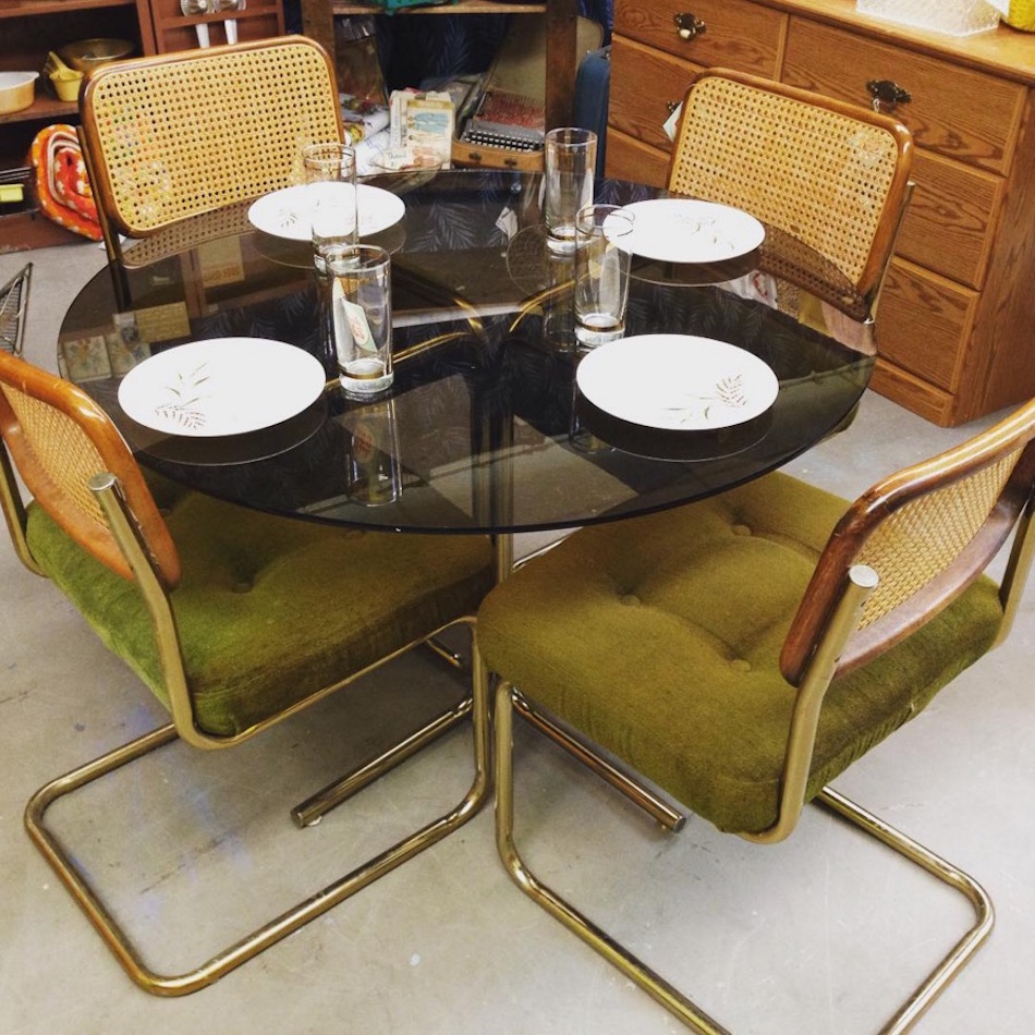 vintage-dinette-gold-and-green.jpg