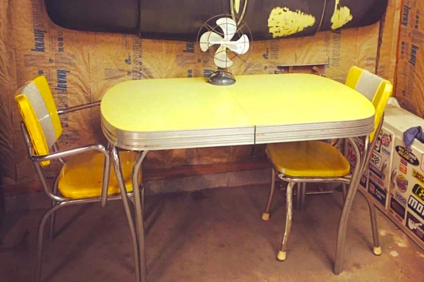 vintage-dinette-yellow-850x10111-1.jpg