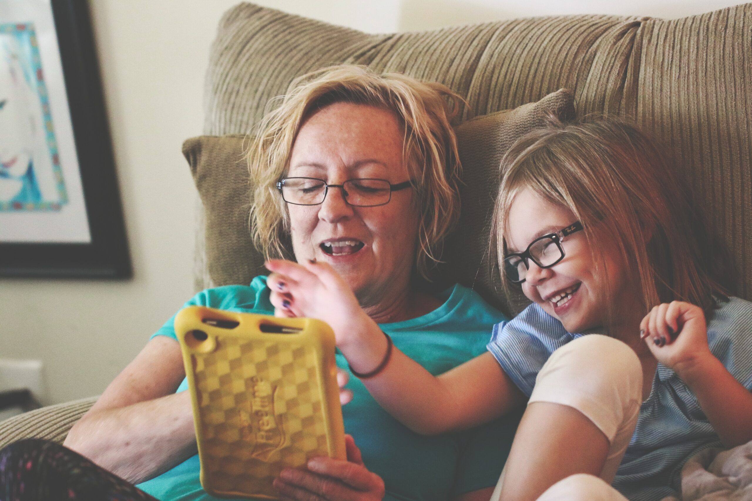 woman-and-girl-using-tablet-computer-1312023.jpg