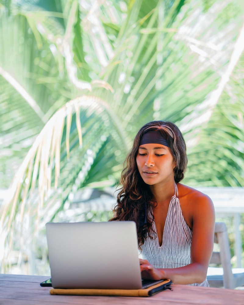 woman-using-silver-laptop-2278030.jpg