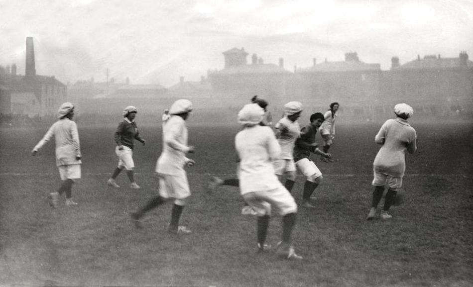 ww1-football.jpg