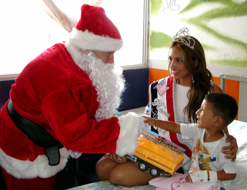 Santa visits Ecuador