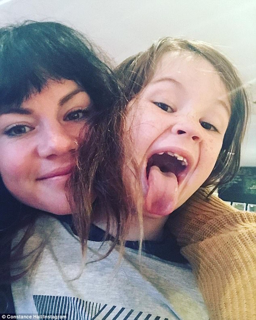 43E272BD00000578-4849708-The_33_year_old_mummy_blogger_pictured_with_her_son_Arlow_says_h-a-3_1504494731092.jpg