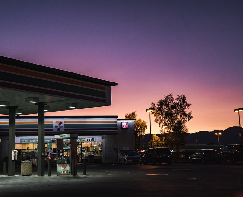7-eleven-store-photo-during-sunset-3116970.jpg