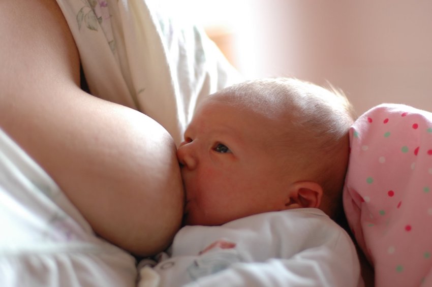 Breastfeeding_a_baby-1.jpg