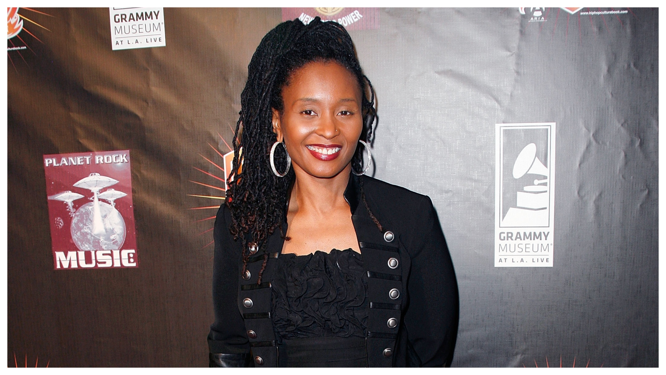 Dee Barnes Main Image