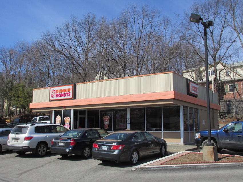 Dunkin_Donuts_Lexington_MA.jpg