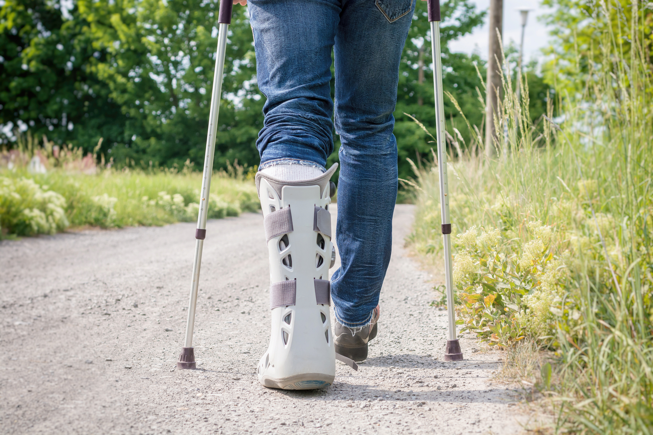 Splint in the foot area and lower leg area after rupture of the Achilles tendon with an orthosis