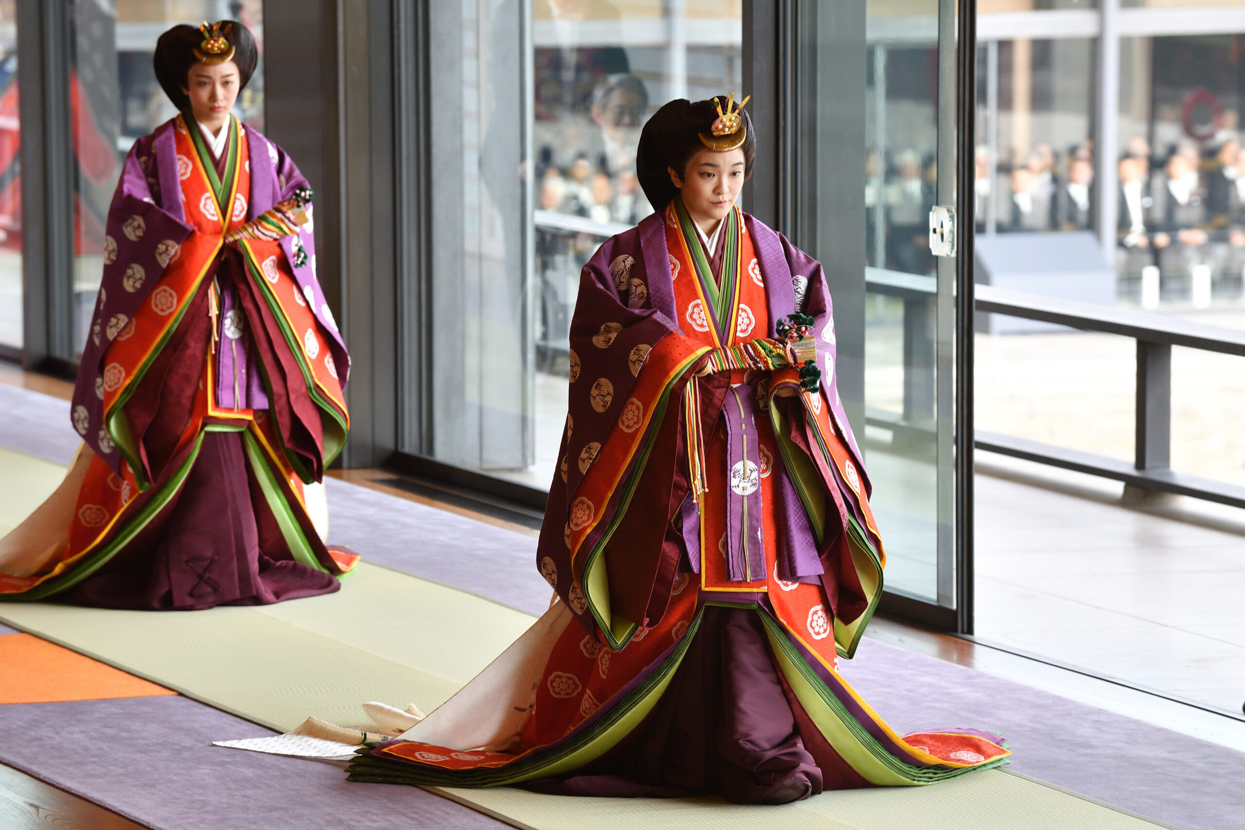 Naruhito Takes Throne as Japans First New Emperor in 30 Years