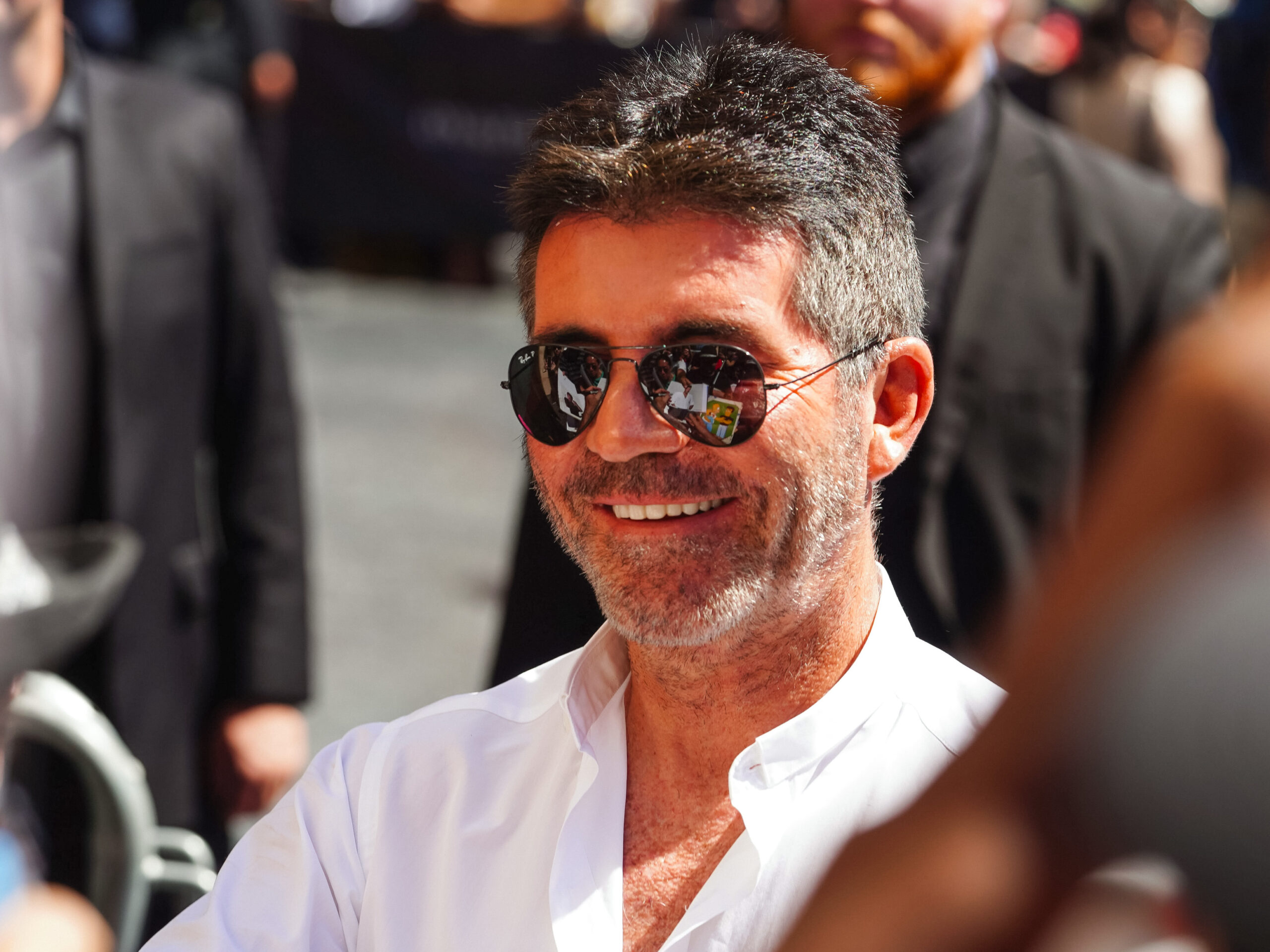 Simon_Cowell_Outside