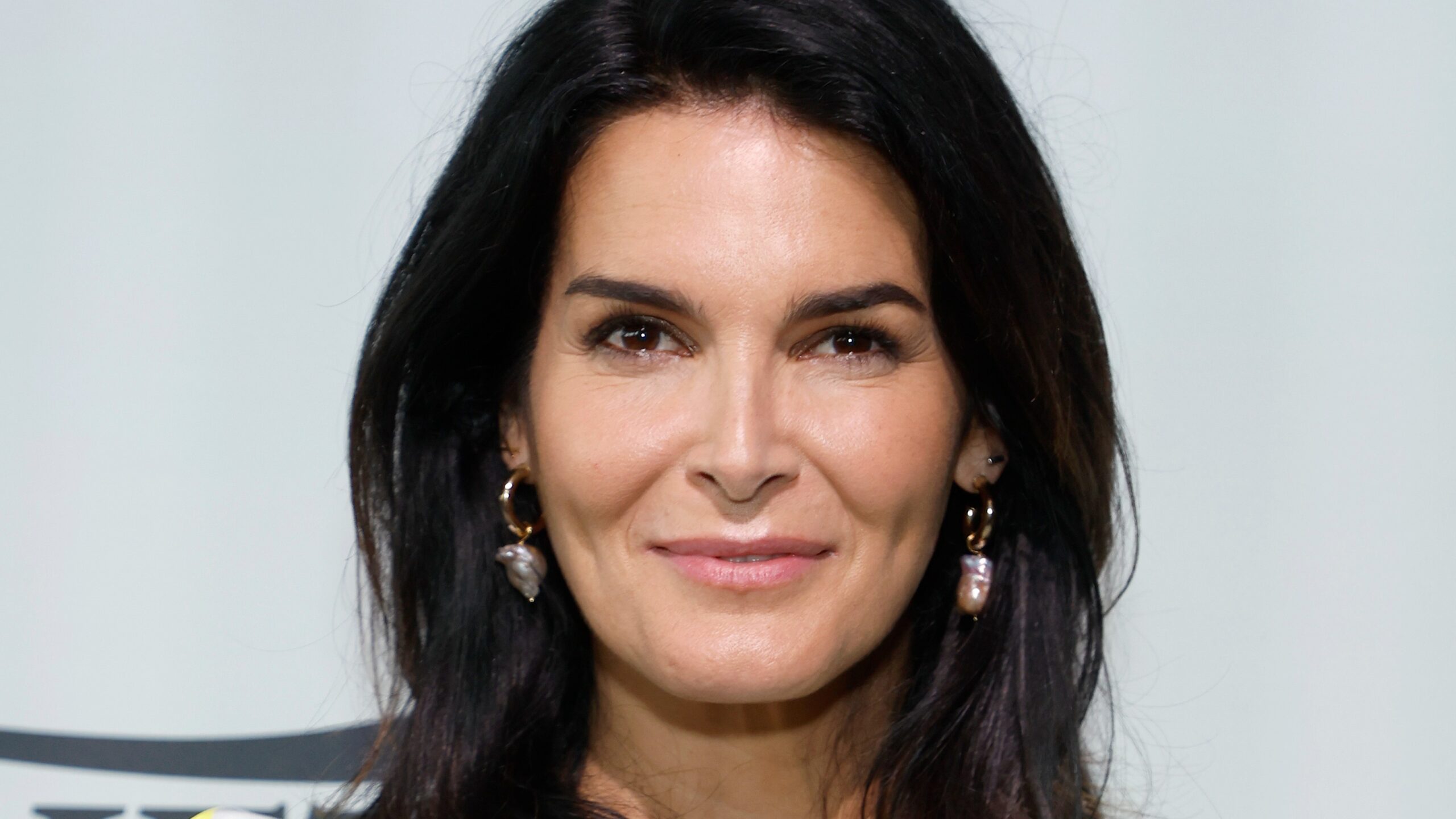 Angie Harmon