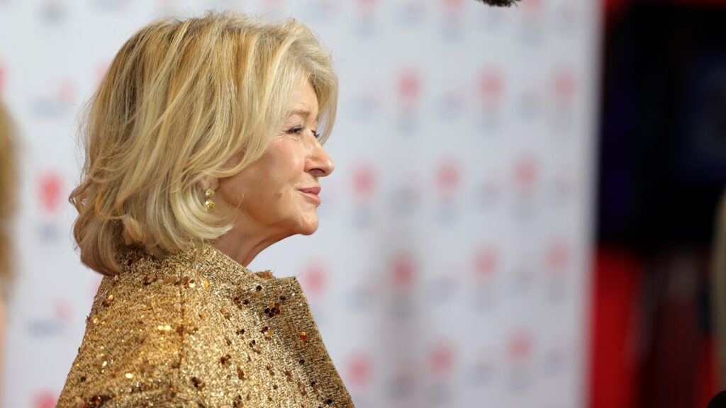 Martha Stewart's Former Inmates Says She Baked Food For Them With