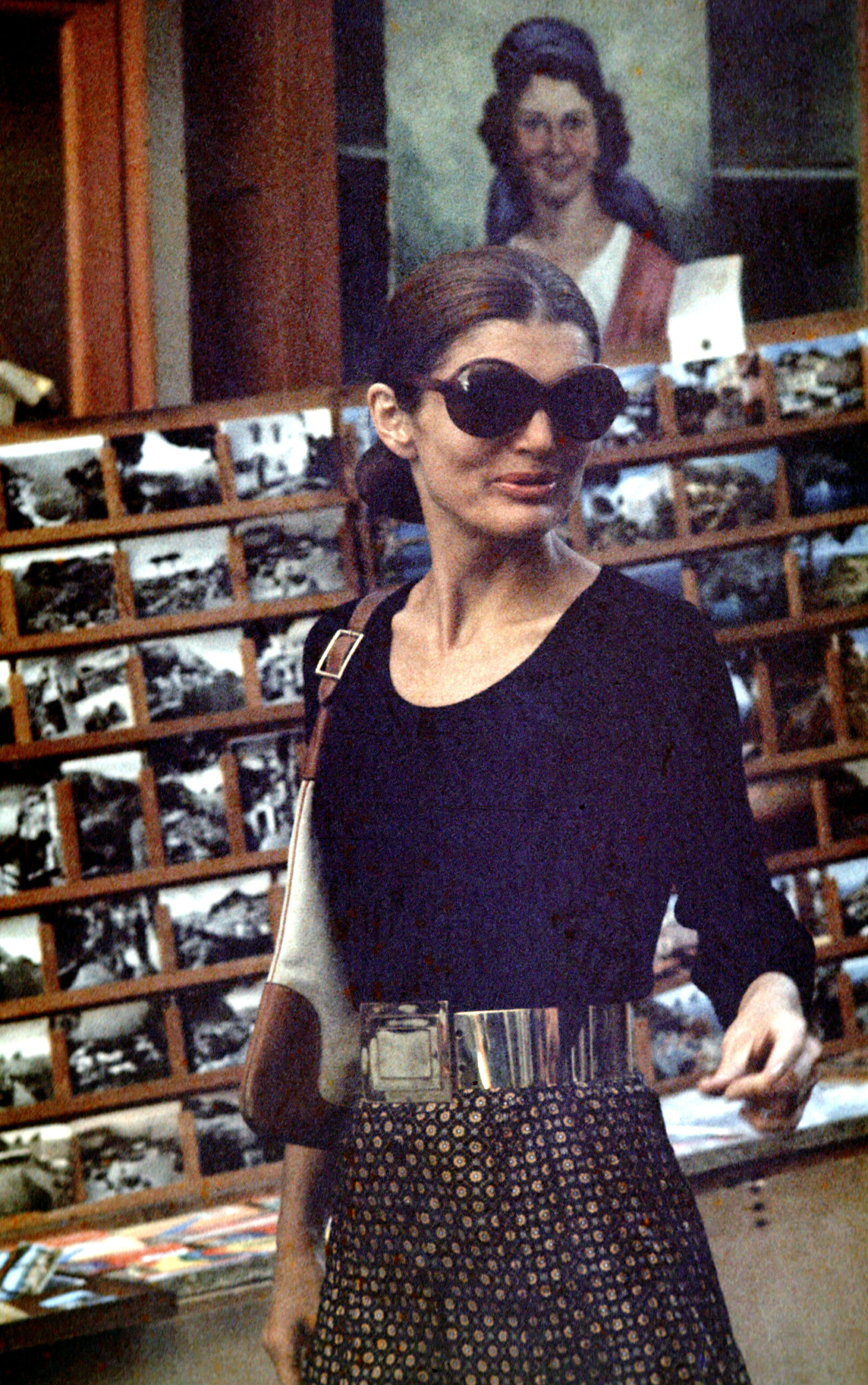 Jackie Kennedy and Family Shopping in Capri - August 24, 1970