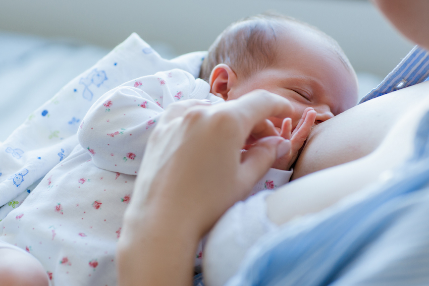 benefits of breastfeeding for newborns