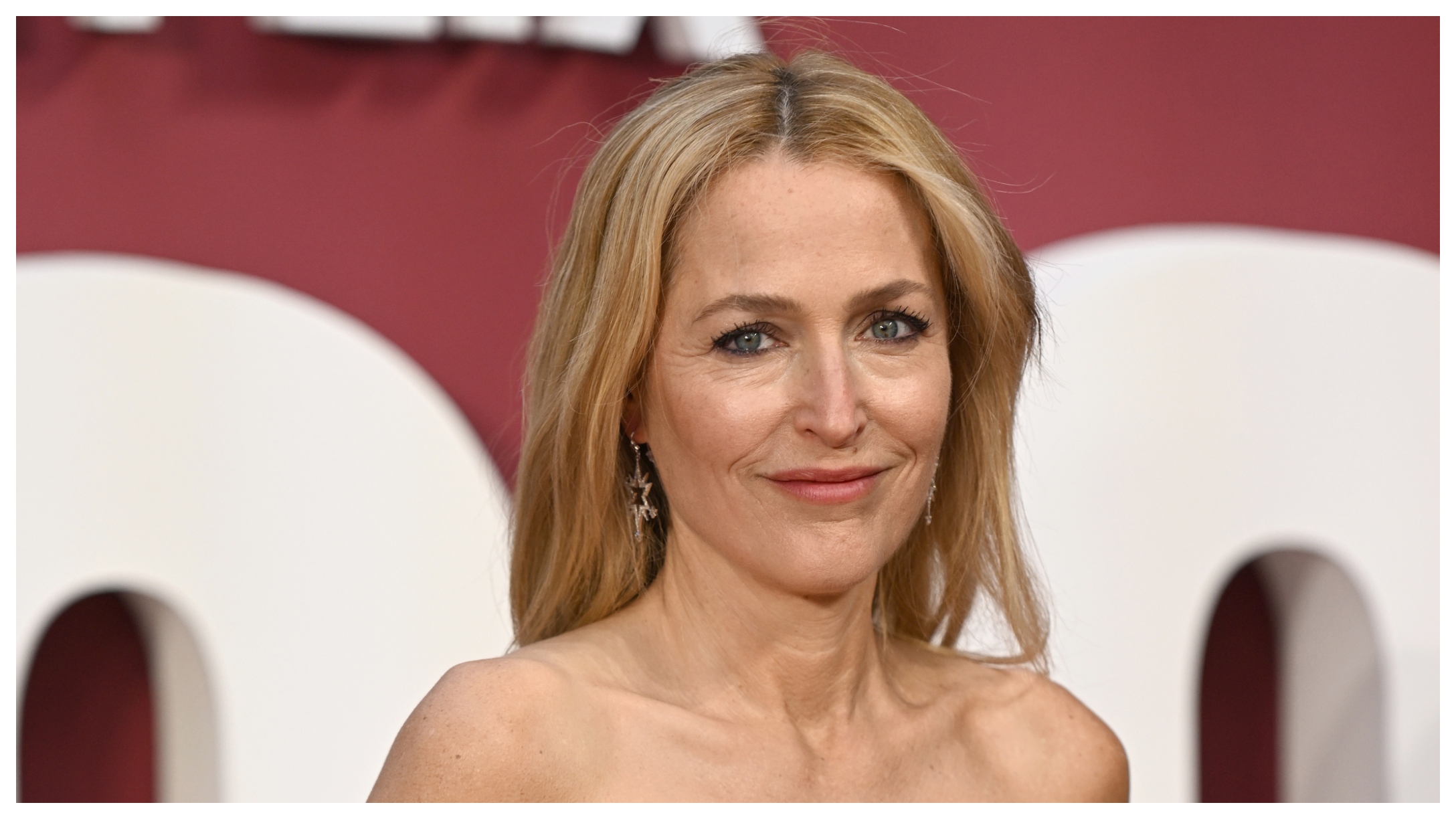 Gillian Anderson Featured