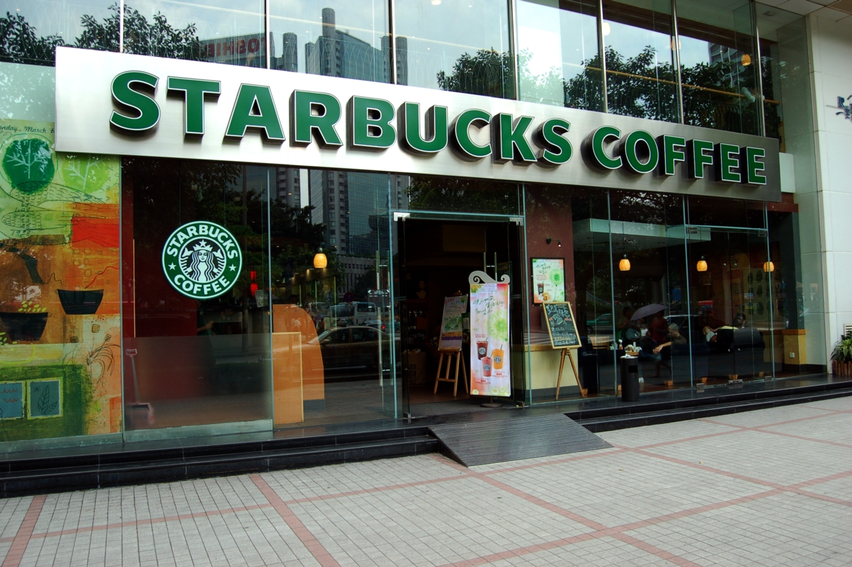 Guangzhou_Starbucks_01b.jpg