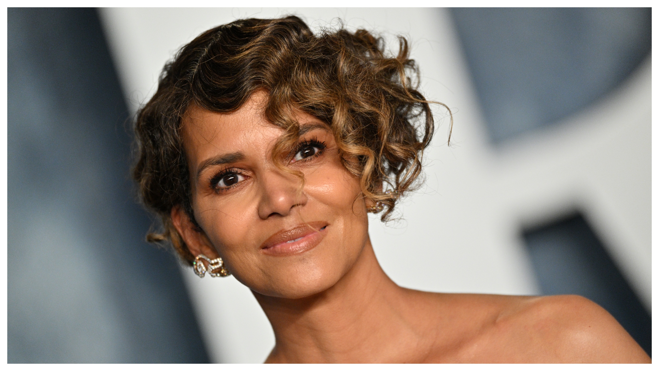 Halle Berry Featured (1)