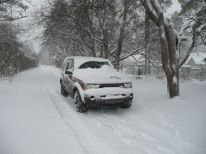 Snow_car_-_panoramio.jpg