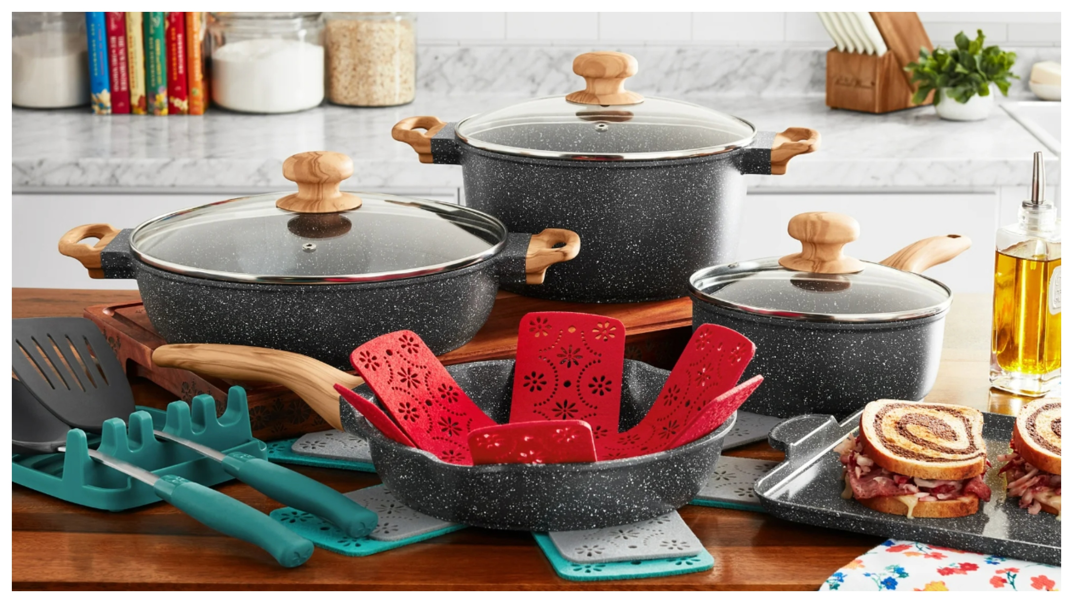 The_Pioneer_Woman_Prairie_Signature_14-Piece_Cast_Aluminum_Cookware_Set.jpg