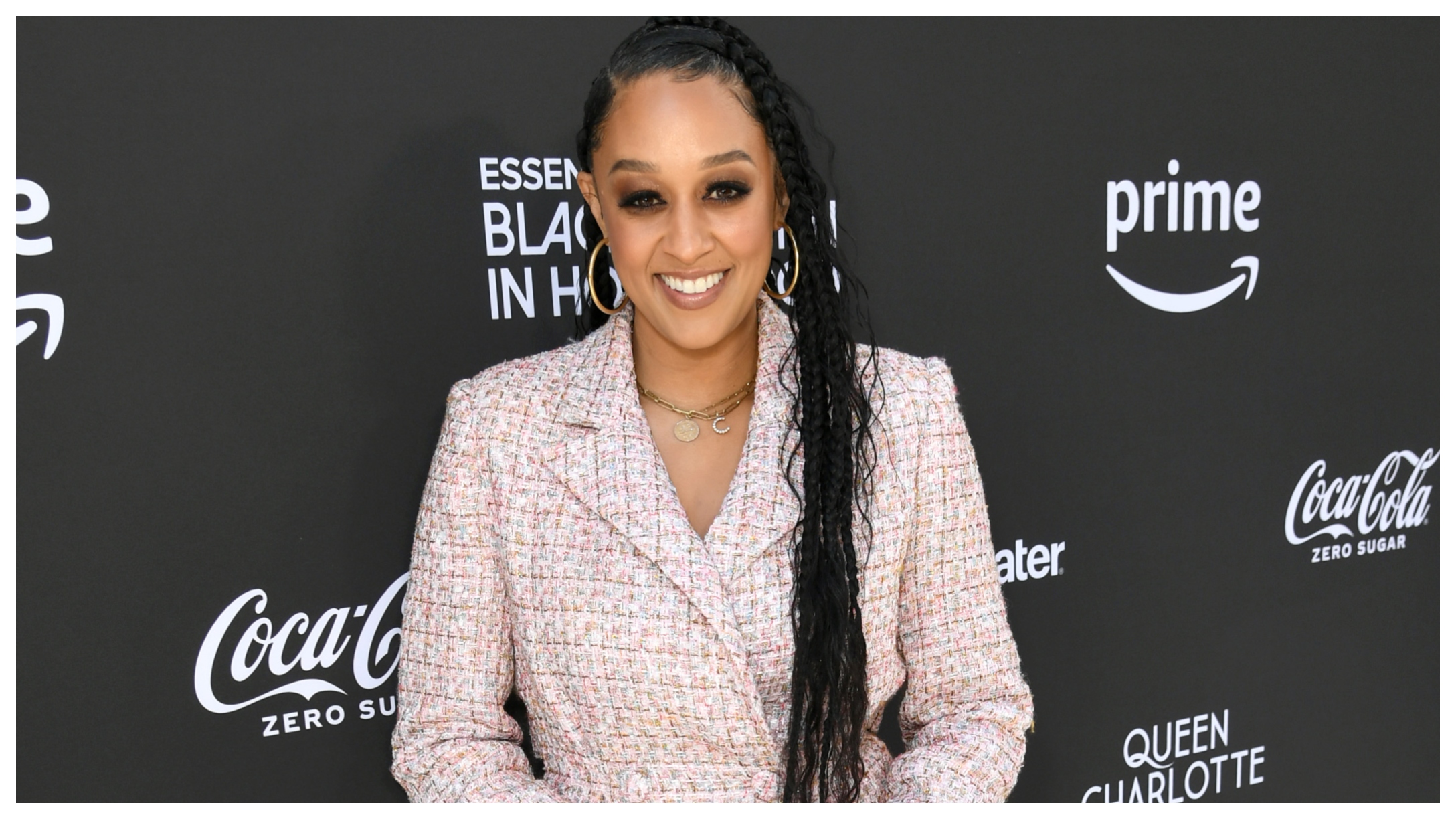 Tia Mowry Featured