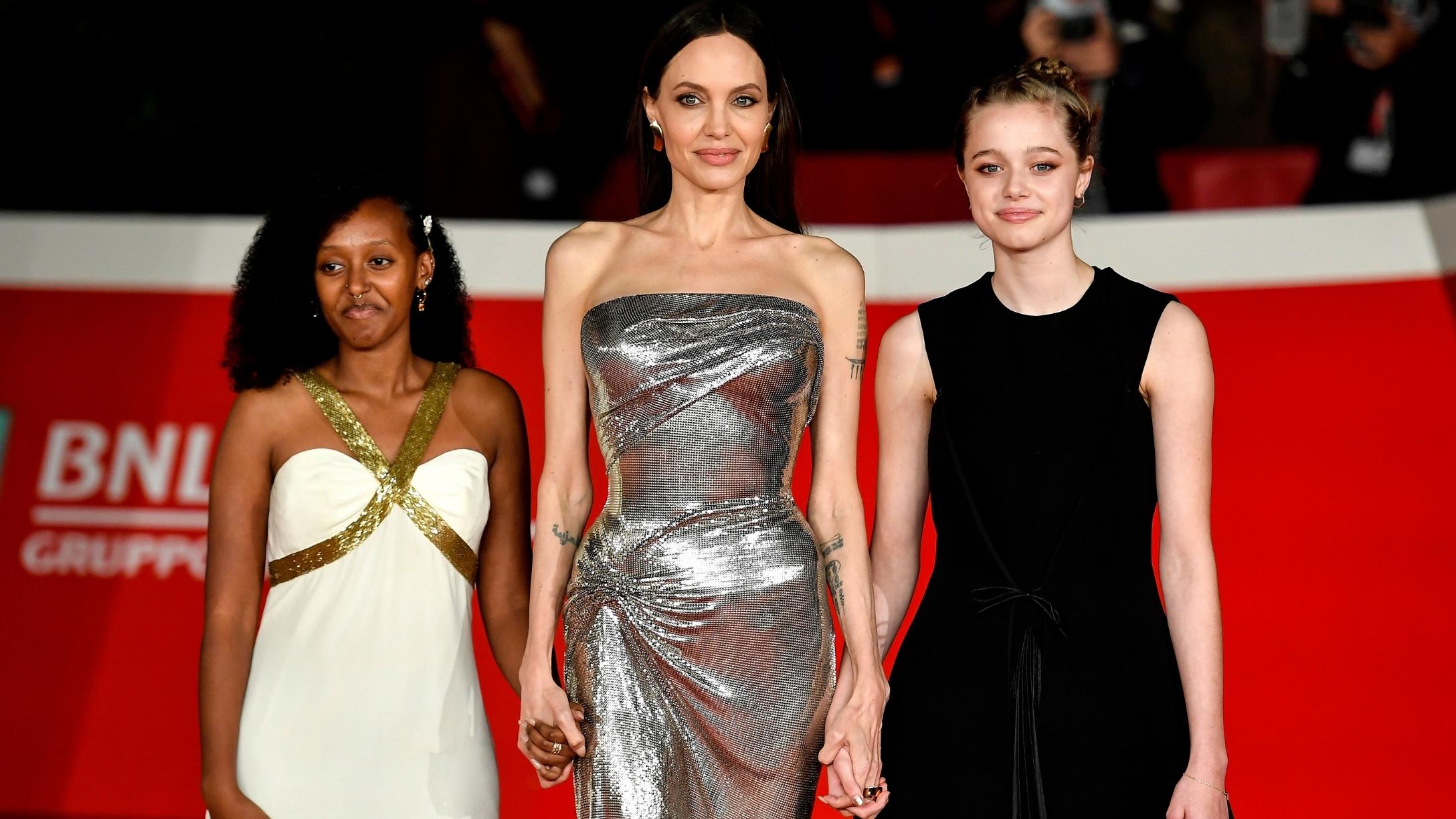 angelina-jolie-shiloh-zahara-work