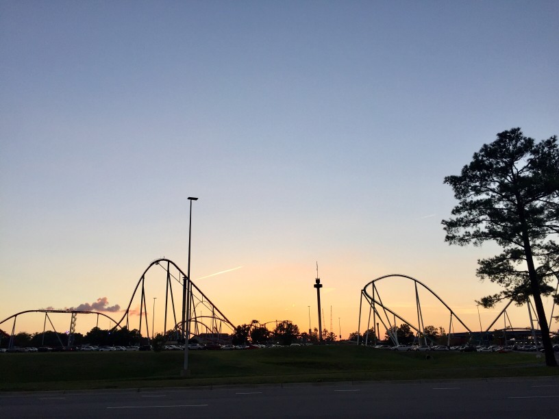 carowinds-at-dusk_t20_1JwXb9.jpg