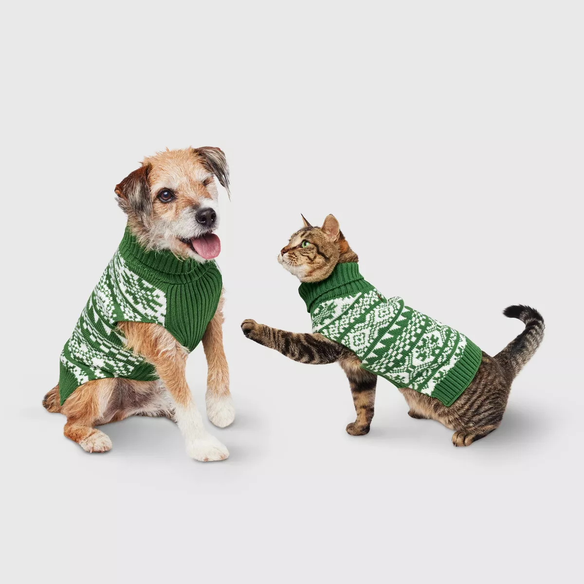 christmas-dog-cat-sweater.webp