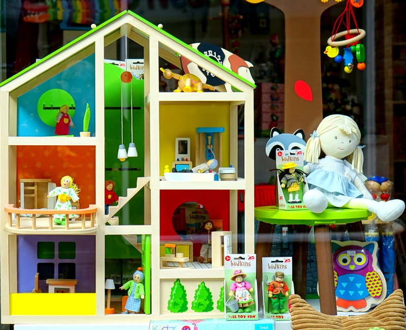 decor-decoration-display-doll-house-191360.jpg