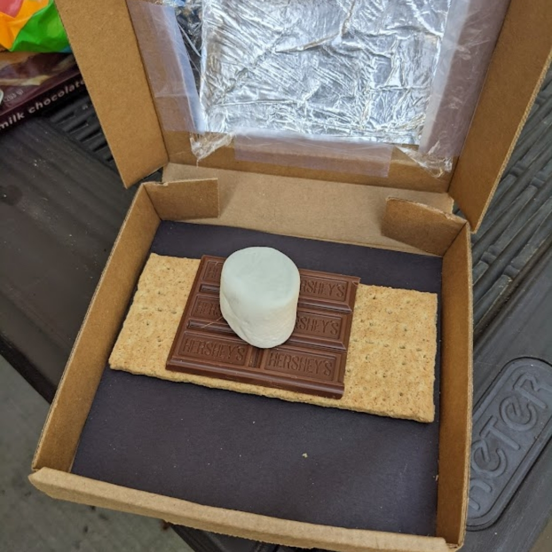 diy-solar-oven-smores-11.jpg