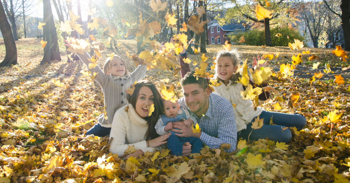 fall-family-photoshoot_t20_a8ozPx (1)